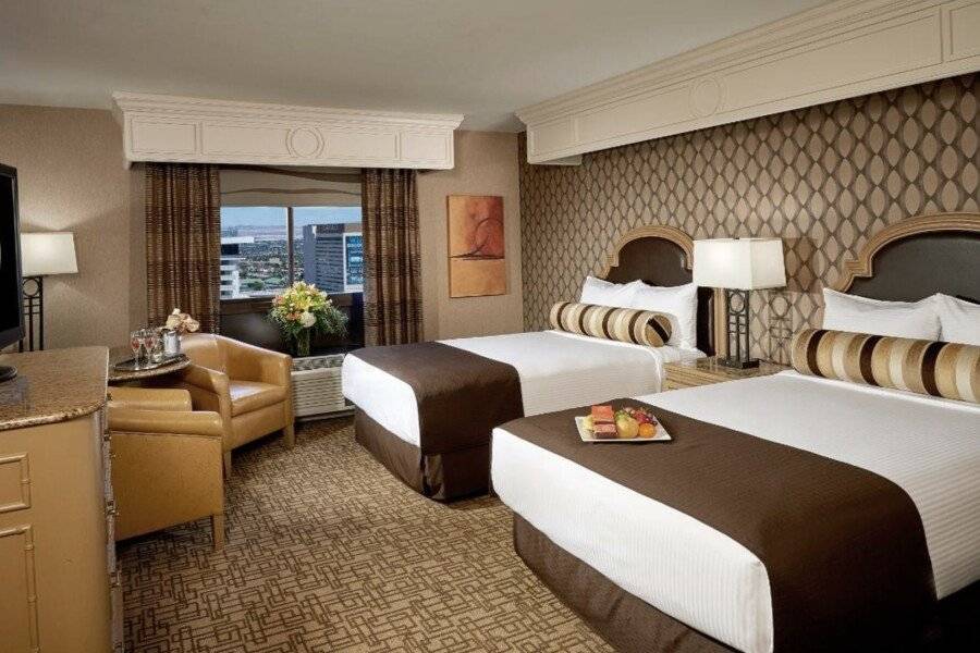 Golden Nugget Hotel & Casino hotel bedroom