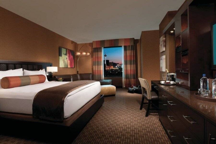 Golden Nugget Hotel & Casino hotel bedroom