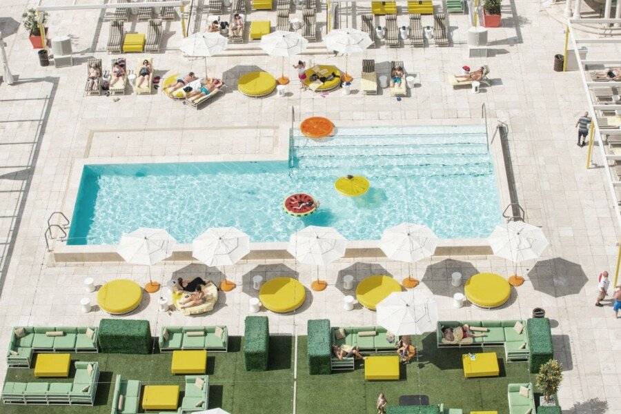 Downtown Grand Hotel & Casino outdoor pool