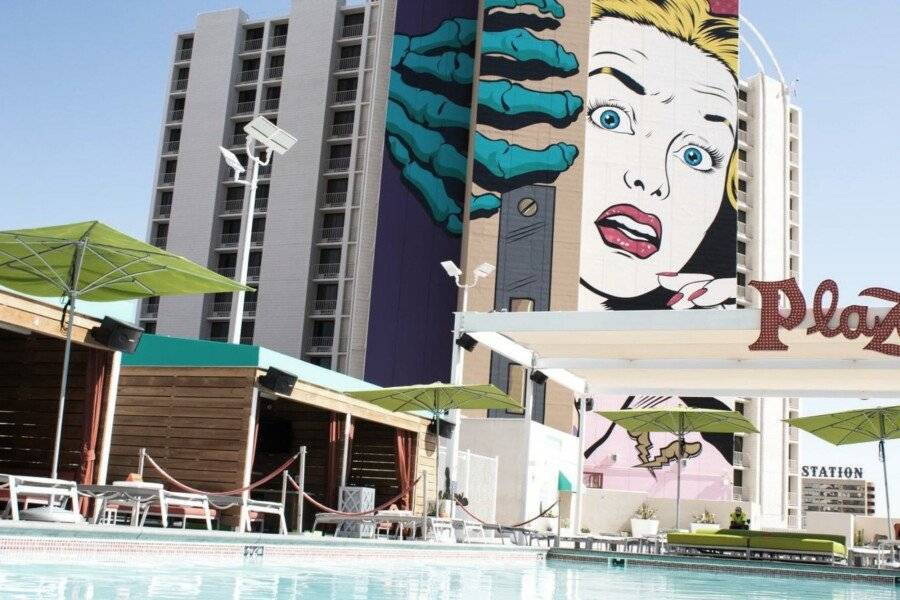 Plaza Hotel & Casino pool,hotel facade