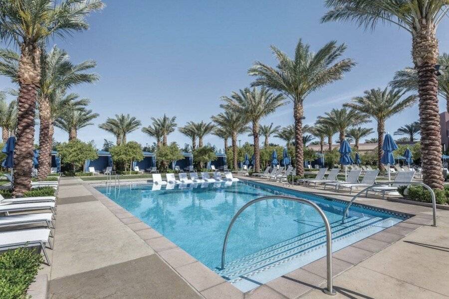 Club Wyndham Desert Blue outdoor pool