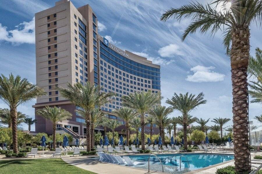 Club Wyndham Desert Blue facade,outdoor pool