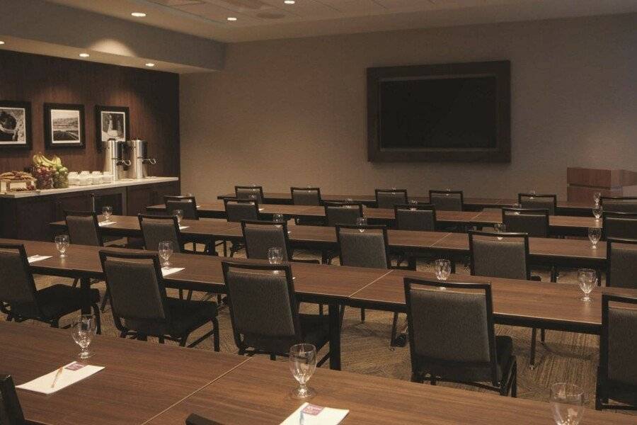 Hyatt Place at Silverton Village conference room