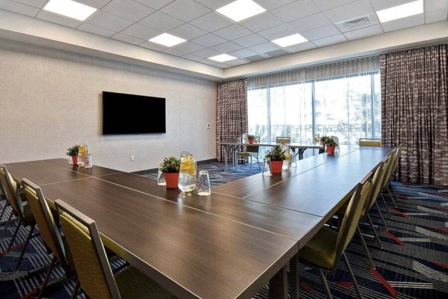 Hampton Inn & Suites Convention Center - No Resort Fee conference room,meeting room