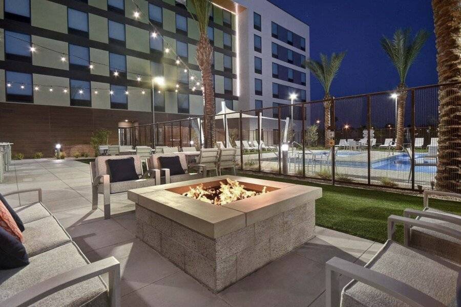 Home2 Suites by Hilton Convention Center - No Resort Fee outdoor pool,fire pit