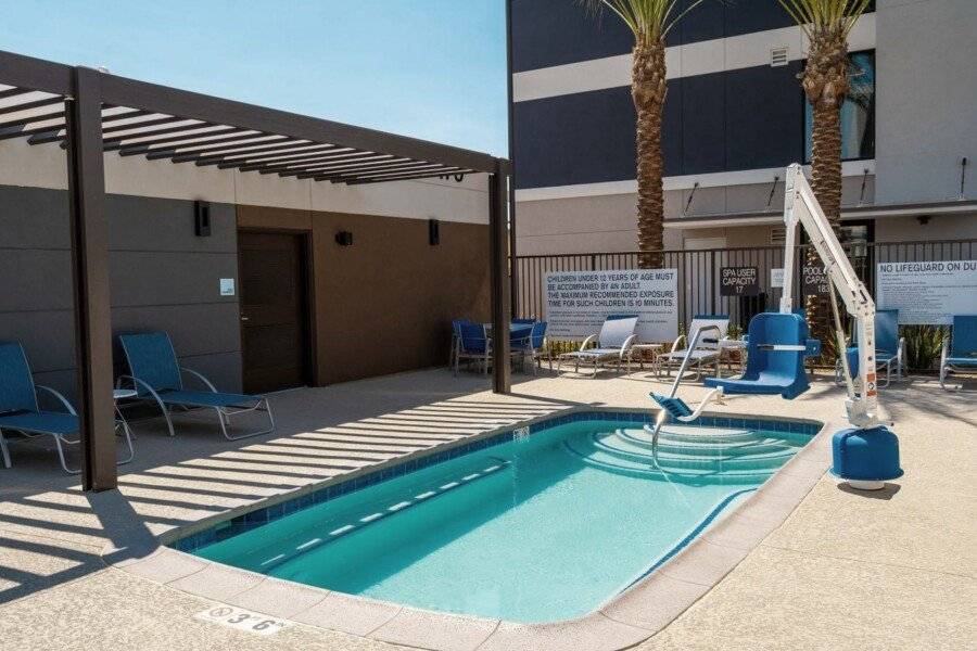 Holiday Inn Express & Suites - - E Tropicana, an IHG Hotel outdoor pool