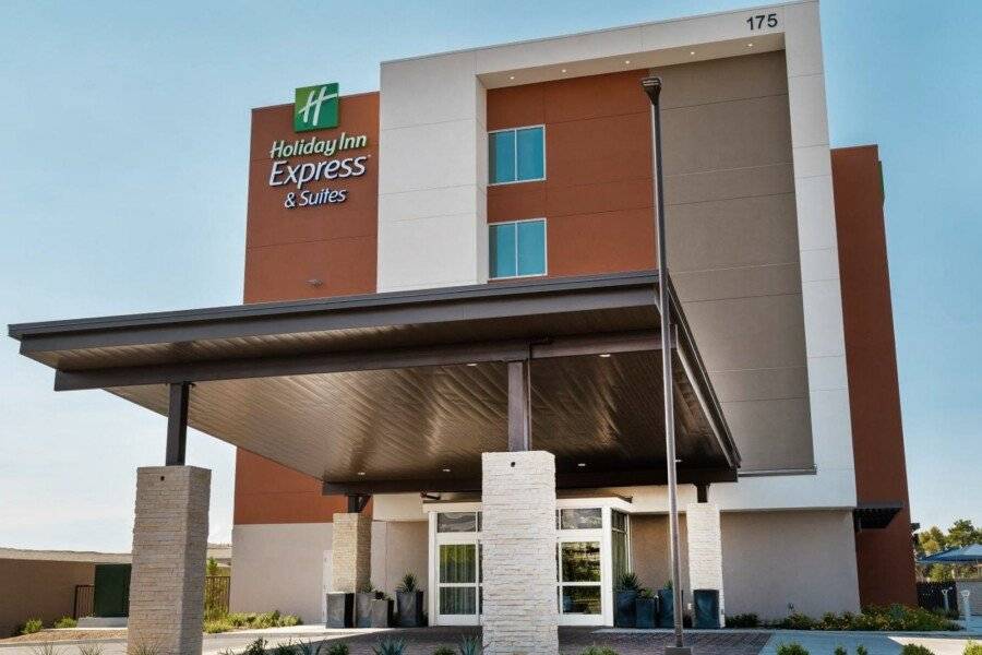 Holiday Inn Express & Suites - - E Tropicana, an IHG Hotel facade