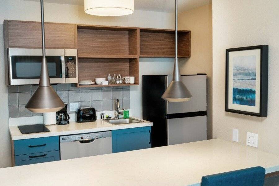 Candlewood Suites - - E Tropicana, an IHG Hotel kitchen