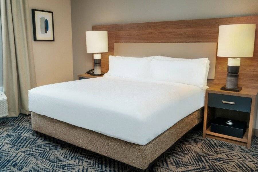 Candlewood Suites - - E Tropicana, an IHG Hotel hotel bedroom