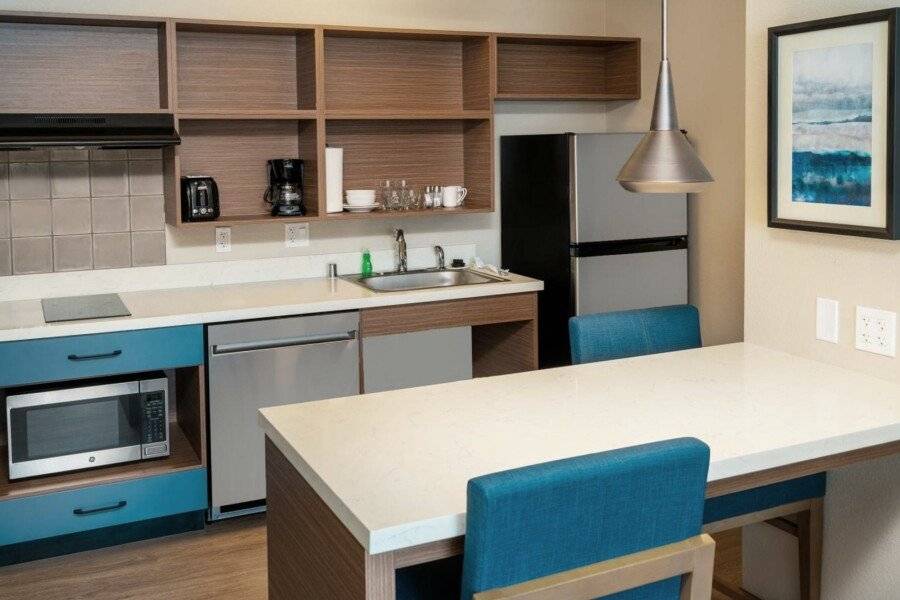 Candlewood Suites - - E Tropicana, an IHG Hotel kitchen