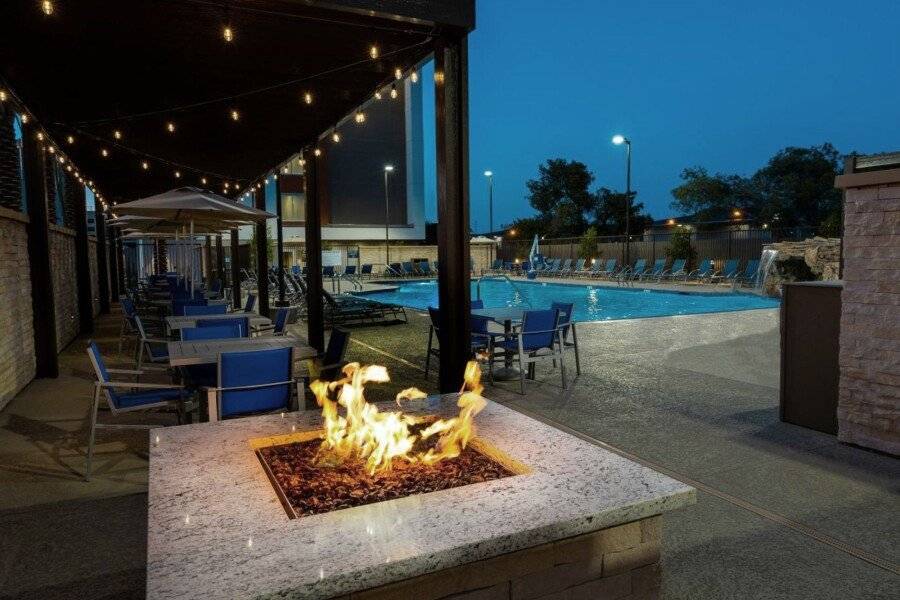 Candlewood Suites - - E Tropicana, an IHG Hotel outdoor pool,bar