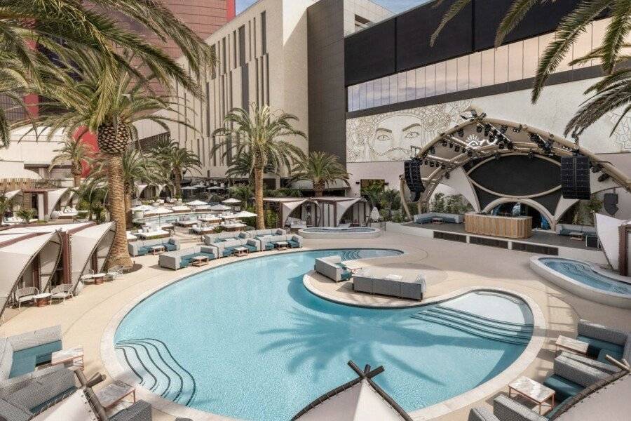 Las Vegas Hilton At Resorts World outdoor pool,bar