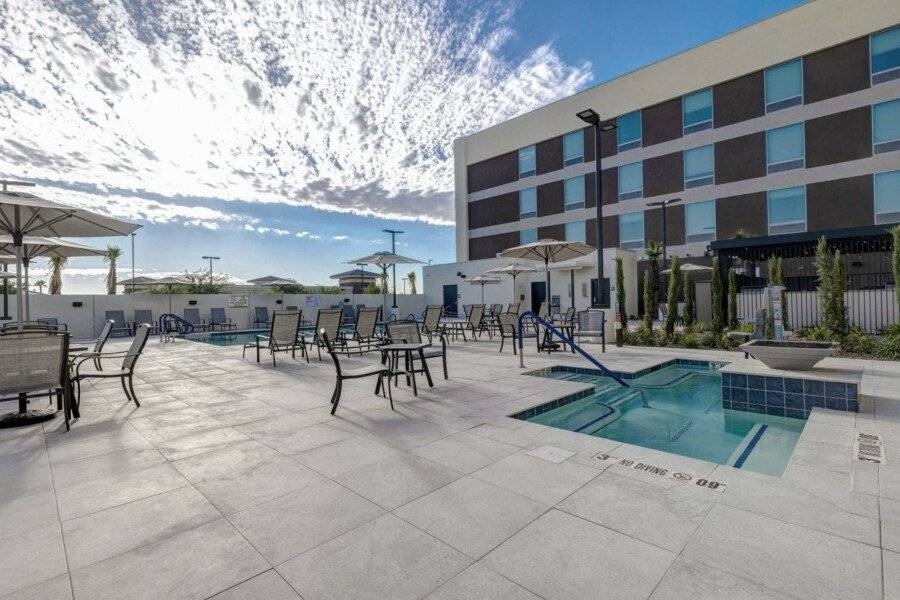 Home2 Suites By Hilton Northwest outdoor pool