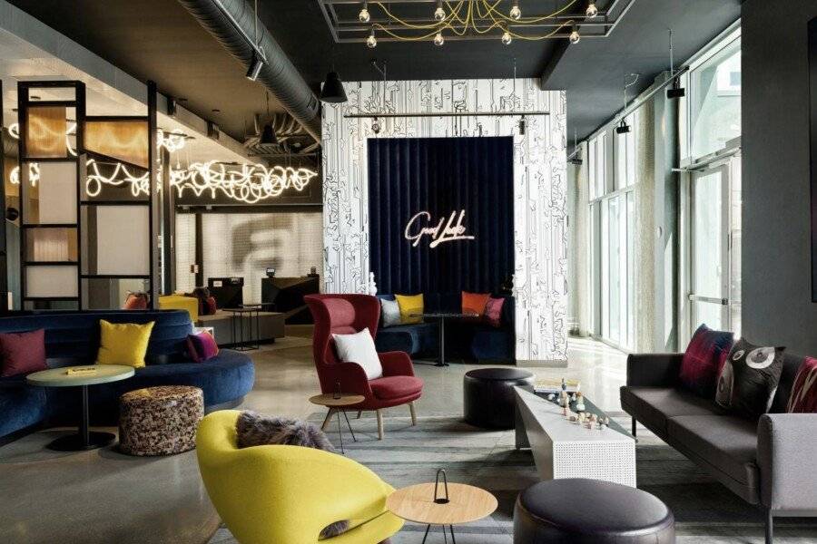 Aloft Henderson lobby