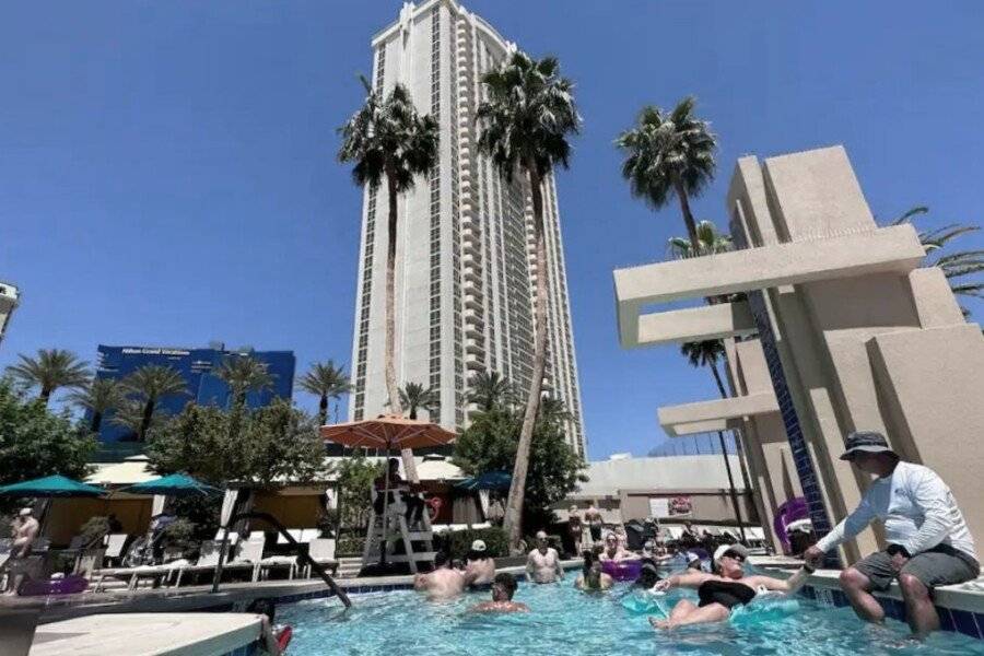 MGM Signature Towers by FantasticStay outdoor pool,hotel facade