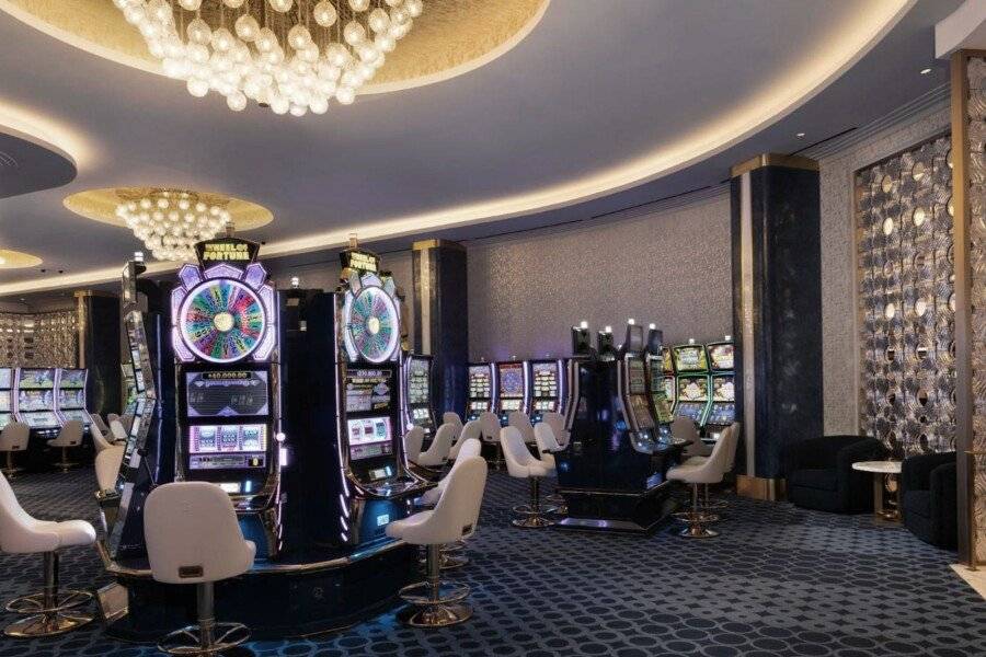 Fontainebleau casino