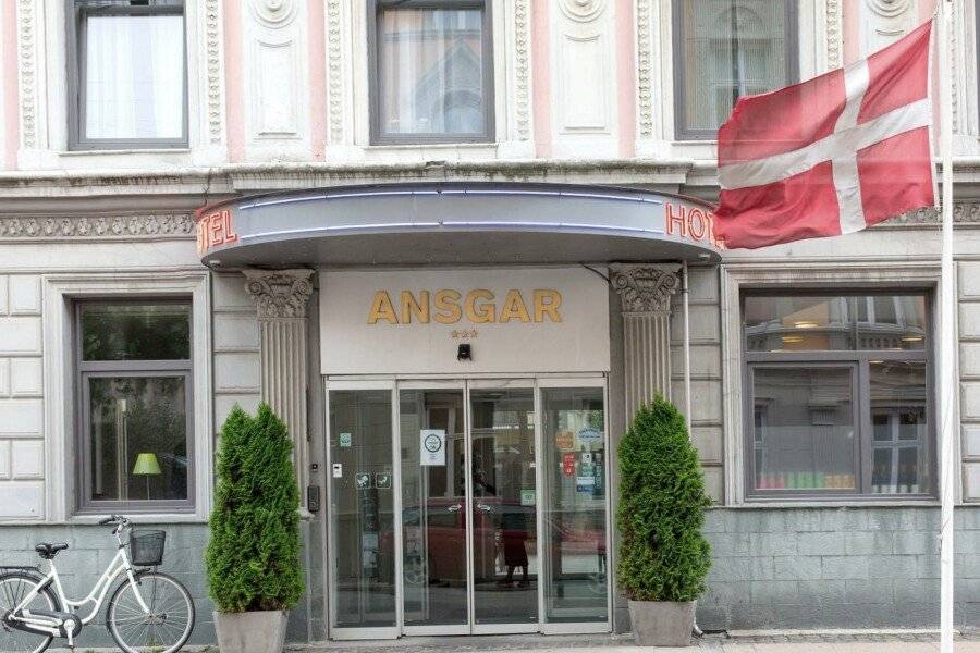 Go Hotel Ansgar facade