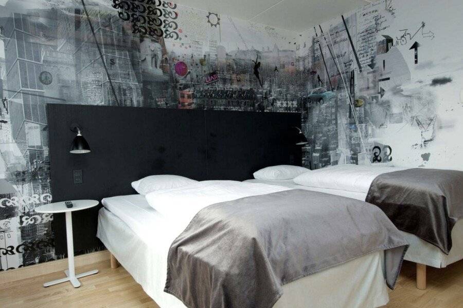 Scandic hotel bedroom