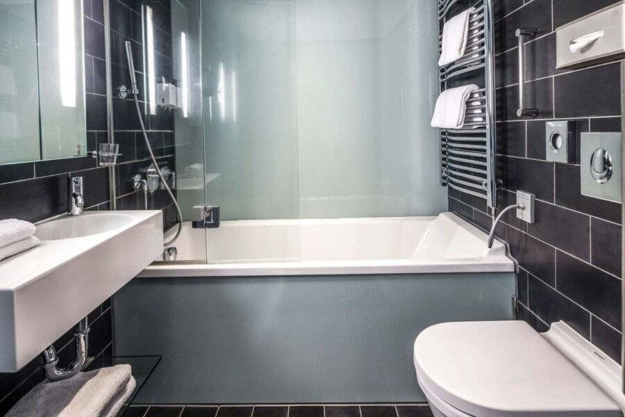 Scandic Palace Hotel bathtub