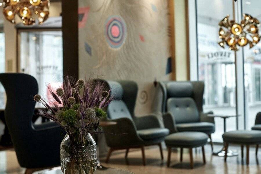 Tivoli Hotel lobby,