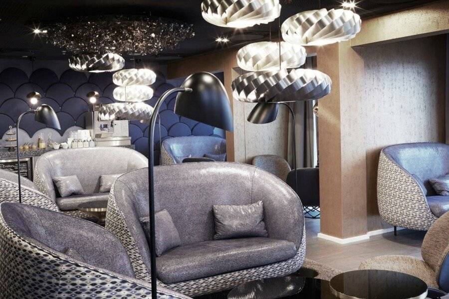 Tivoli Hotel lounge