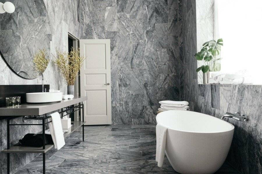 Nobis Hotel, a Member of Design Hotels™ bathtub