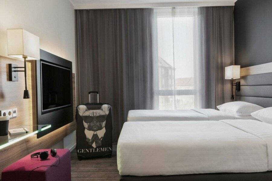 Moxy Sydhavnen hotel bedroom