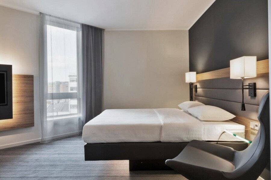 Moxy Sydhavnen hotel bedroom