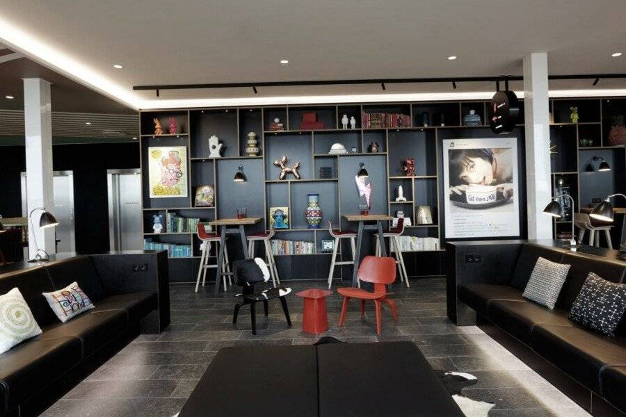 citizenM Radhuspladsen lobby