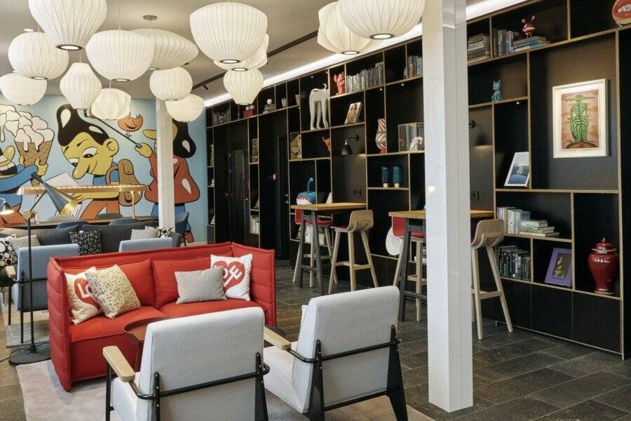 citizenM Radhuspladsen lobby