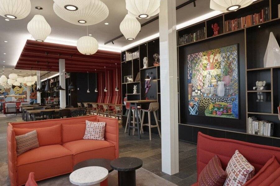 citizenM Radhuspladsen lobby