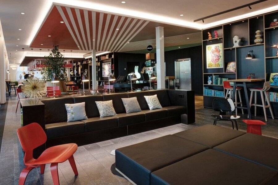 citizenM Radhuspladsen lobby