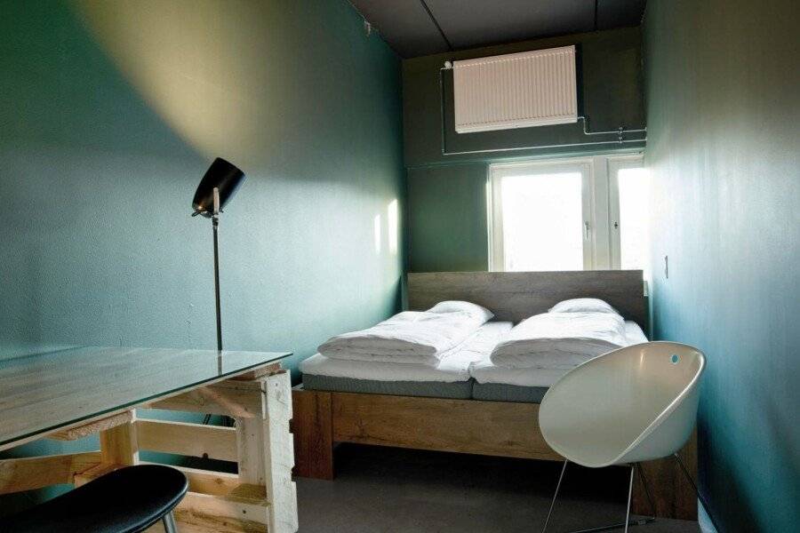 Urban Camper Hostel & Bar hotel bedroom