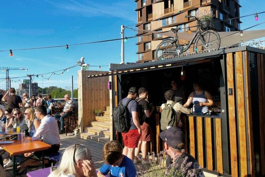 Urban Camper Hostel & Bar 