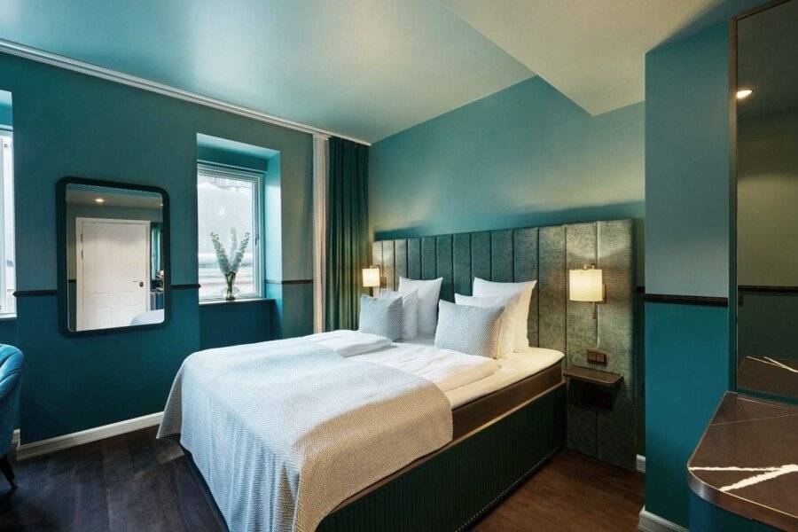 WIDE Hotel hotel bedroom