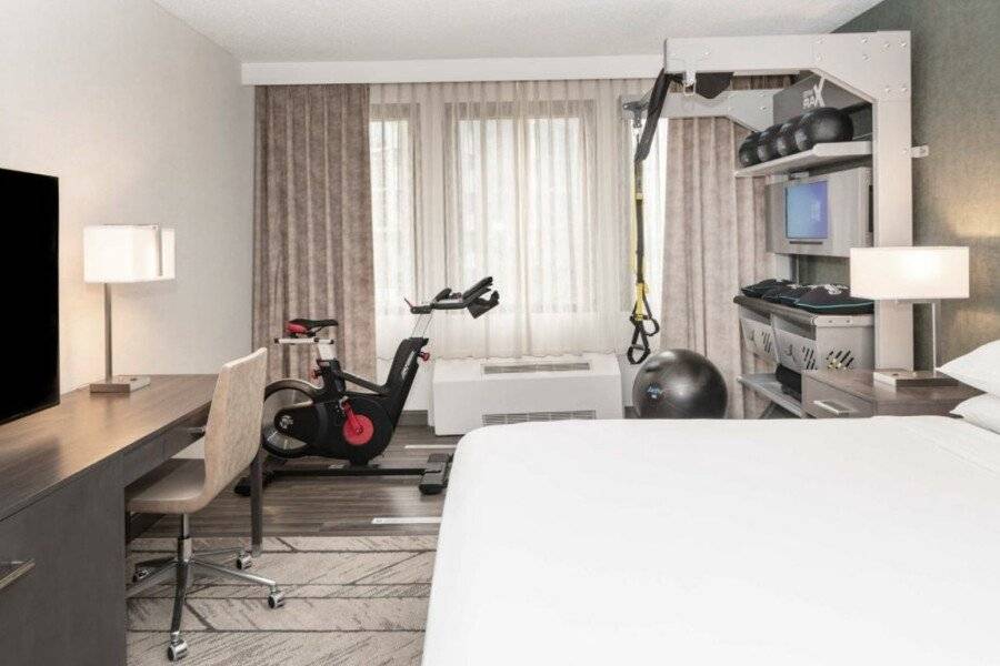 DoubleTree by Hilton Penn Station, NJ hotel bedroom,fitness centre