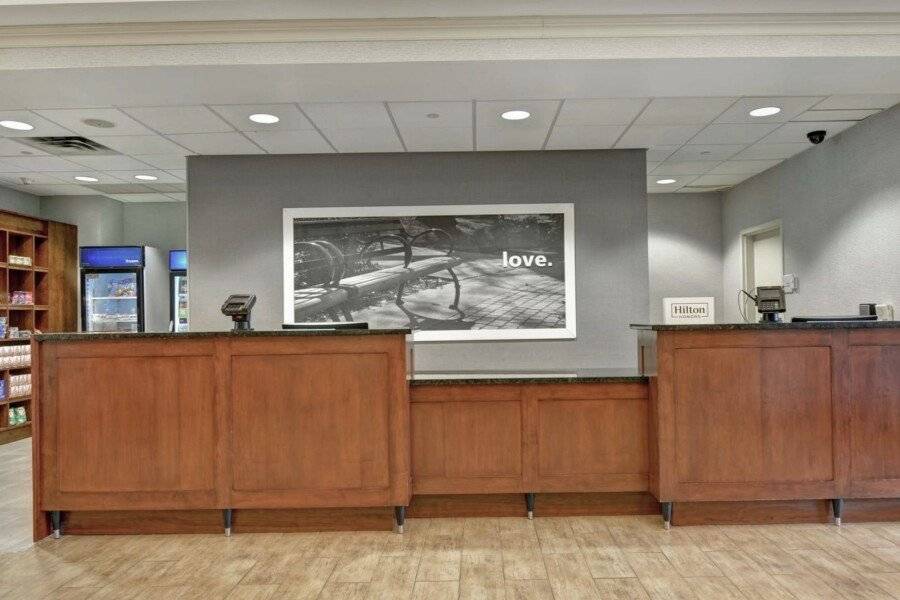 Hampton Inn & Suites-Harrison-Riverwalk front desk,lobby,