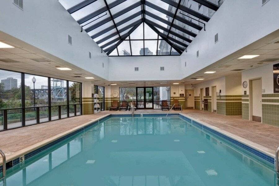 Hampton Inn & Suites-Harrison-Riverwalk indoor pool