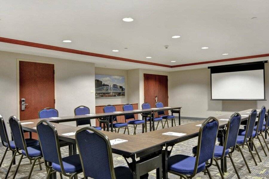 Hampton Inn & Suites-Harrison-Riverwalk conference room,meeting room