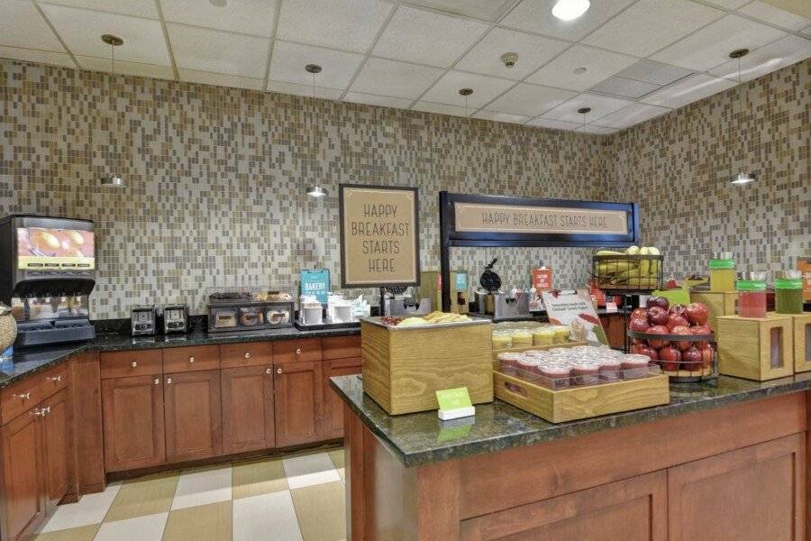 Hampton Inn & Suites-Harrison-Riverwalk breakfast