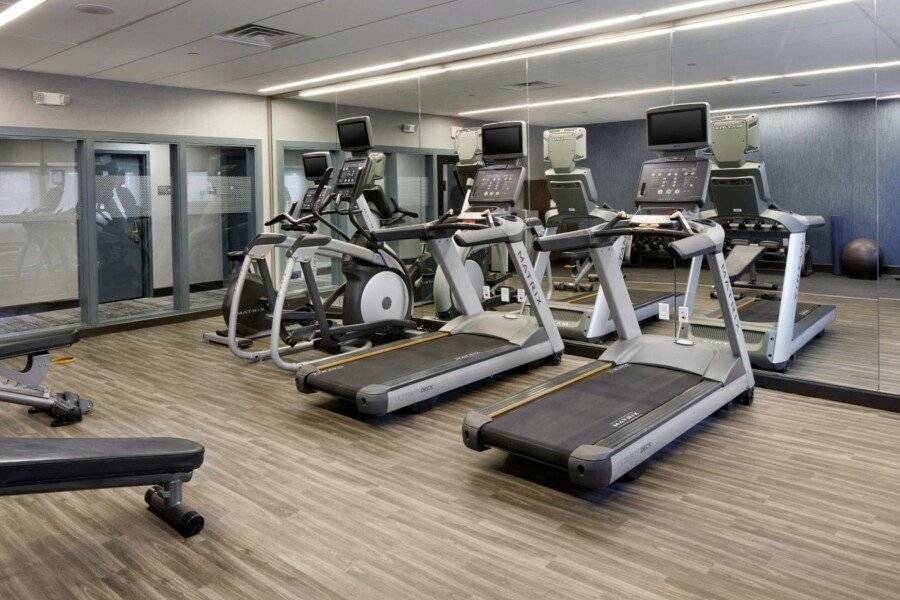 Hampton Inn Airport fitness centre