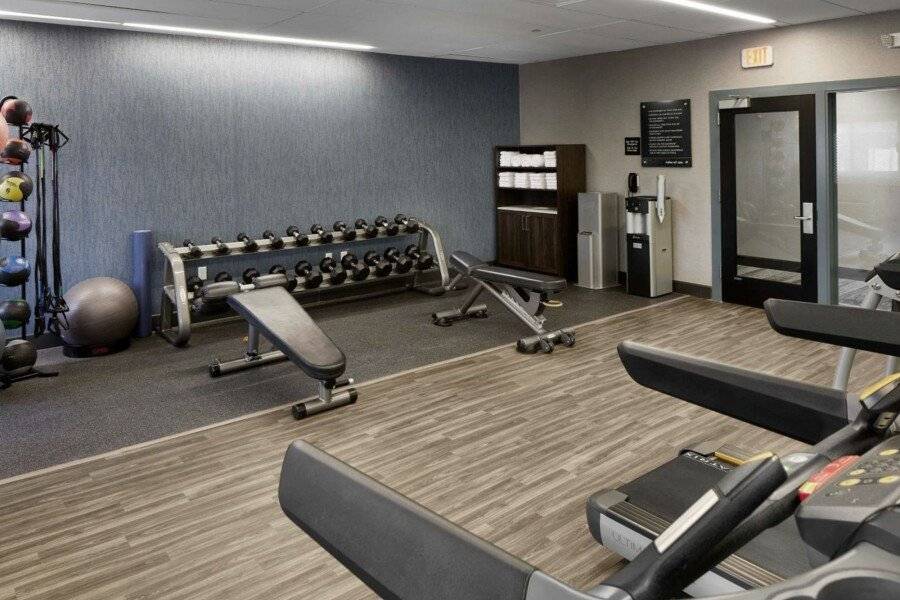 Hampton Inn Airport fitness centre