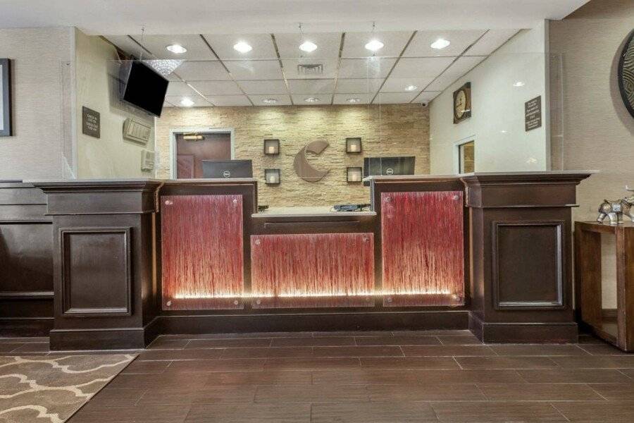 Comfort Suites - Harrison front desk, lobby