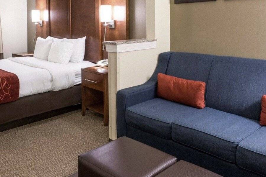 Comfort Suites - Harrison hotel bedroom