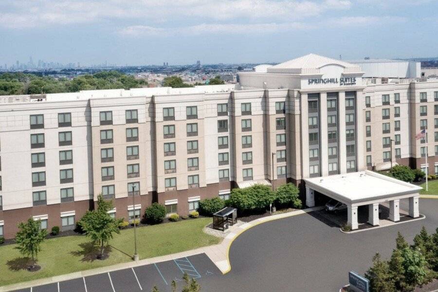 SpringHill Suites by Marriott International Airport facade