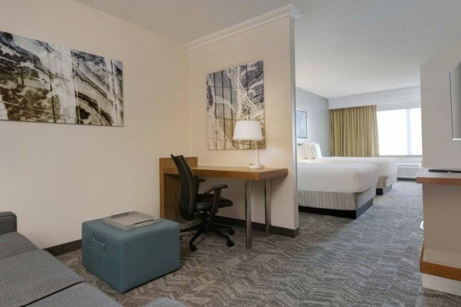 SpringHill Suites by Marriott International Airport hotel bedroom