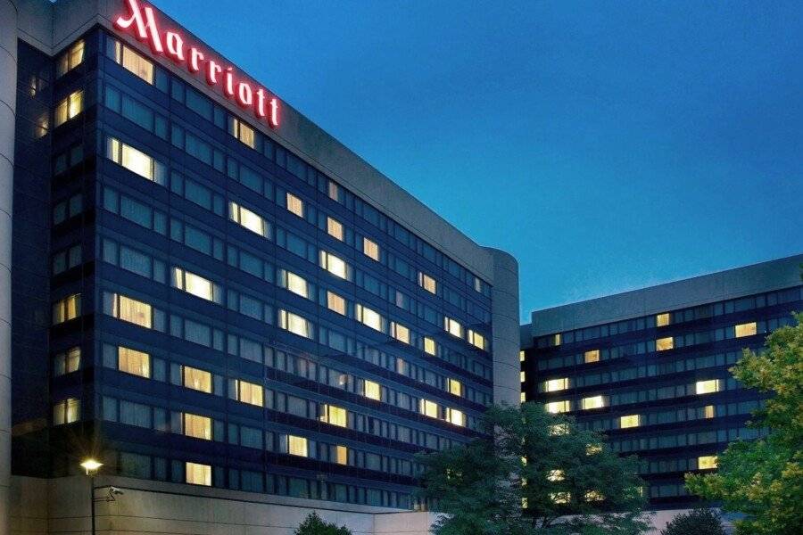 Newark Liberty International Airport Marriott facade