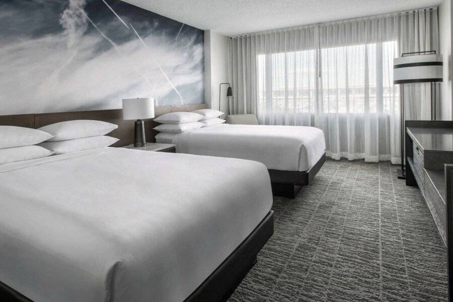 Newark Liberty International Airport Marriott hotel bedroom