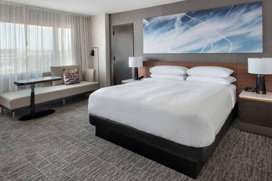 Newark Liberty International Airport Marriott hotel bedroom