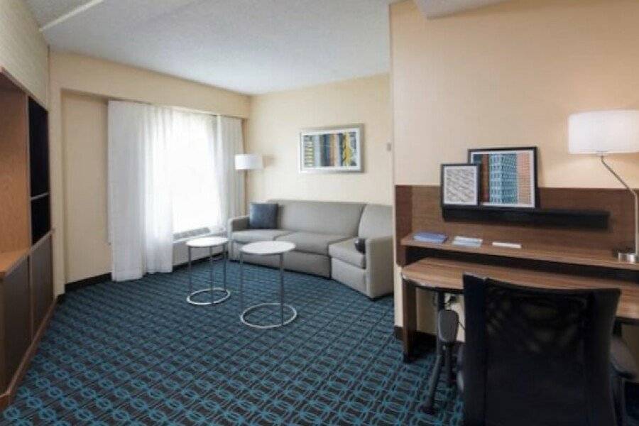 Fairfield Inn & Suites by Marriott Liberty International Airport hotel bedroom